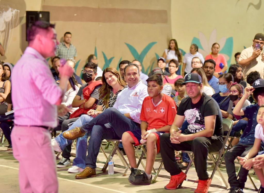 Lleva Toño Astiazarán convivio con «El Travieso» Arce a familias de Altares