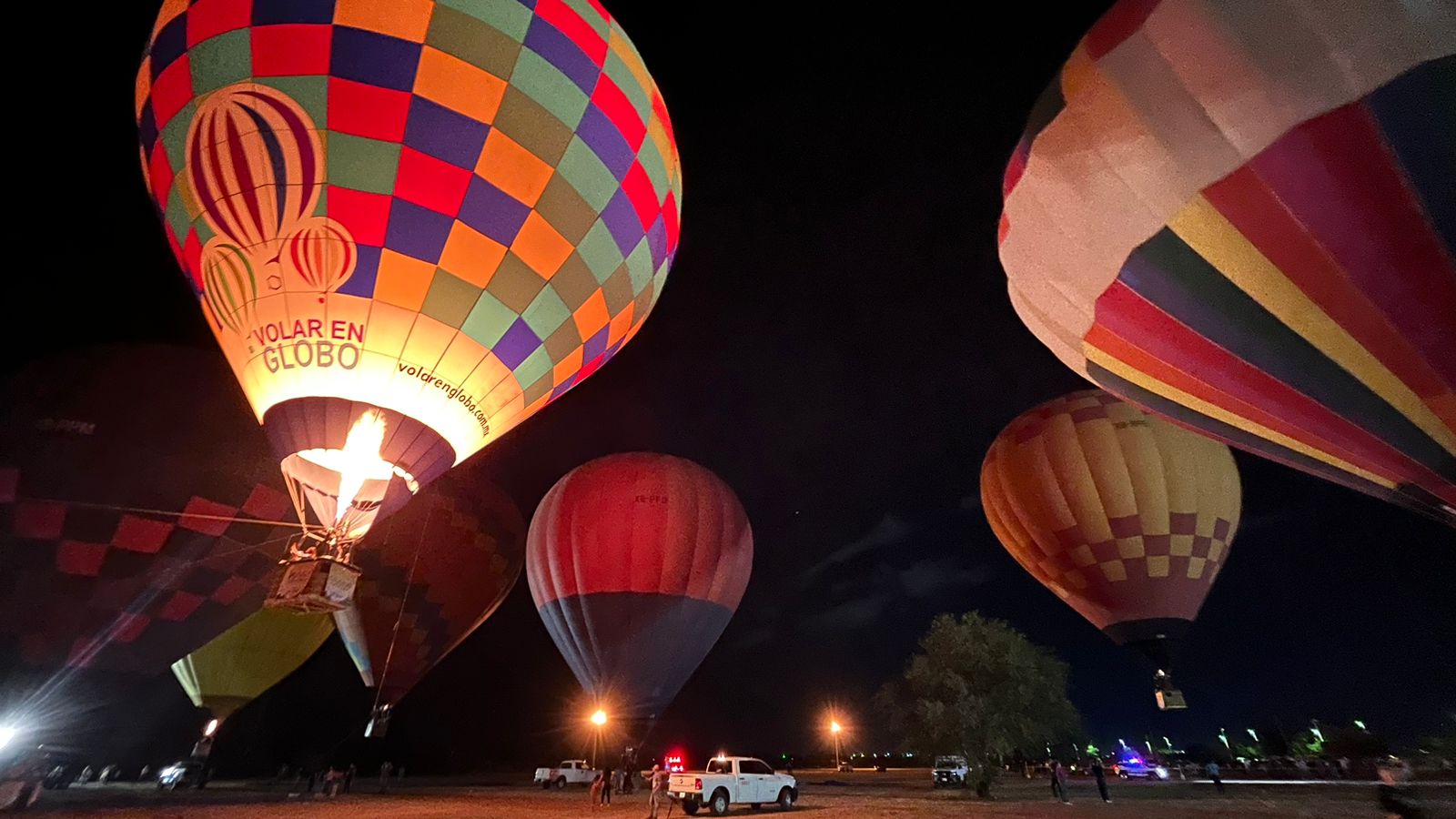 <strong>Conviven miles de visitantes en inicio del Festival del Globo</strong>