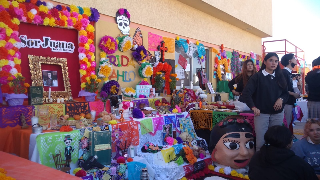 Celebra comunidad escolar de Cobach Sonora tradición de Día de Muertos