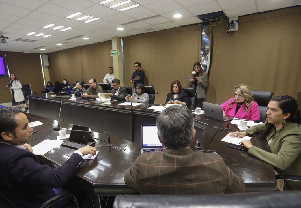 Continúa análisis del paquete fiscal