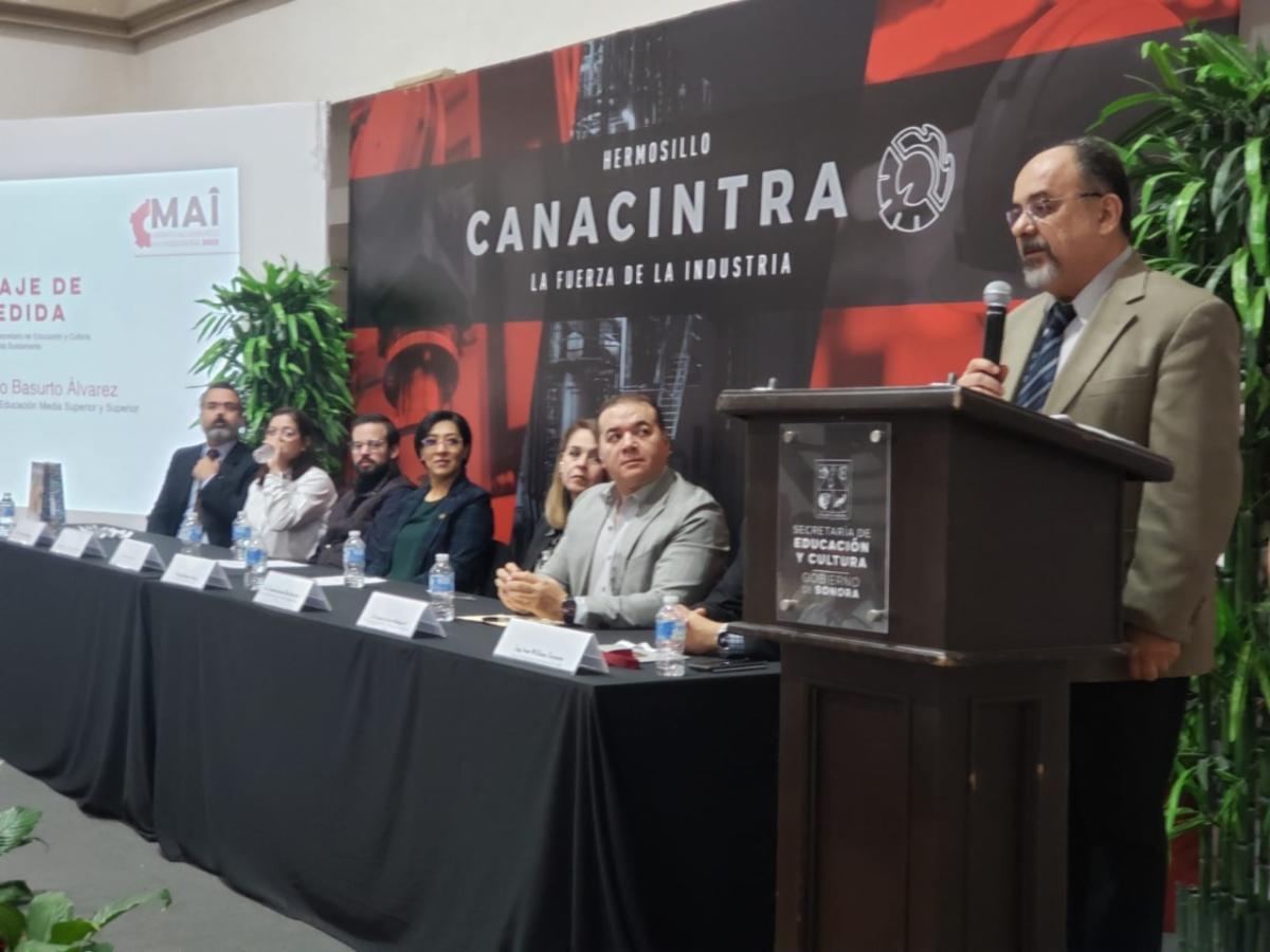 Reconoce SEC a alumnos destacados en ingeniería