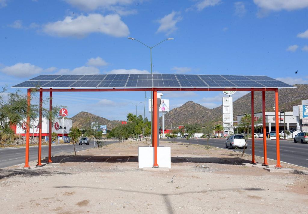 Inicia iluminación en vía pública con energía solar