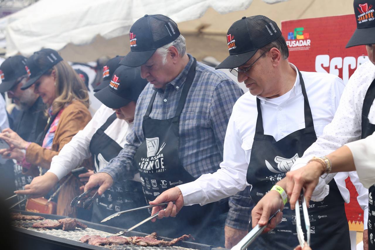 Gobernador Alfonso Durazo, junto a más de dos mil parrilleros, consiguen el récord Guinness de la Carne Asada Más Grande del Mundo