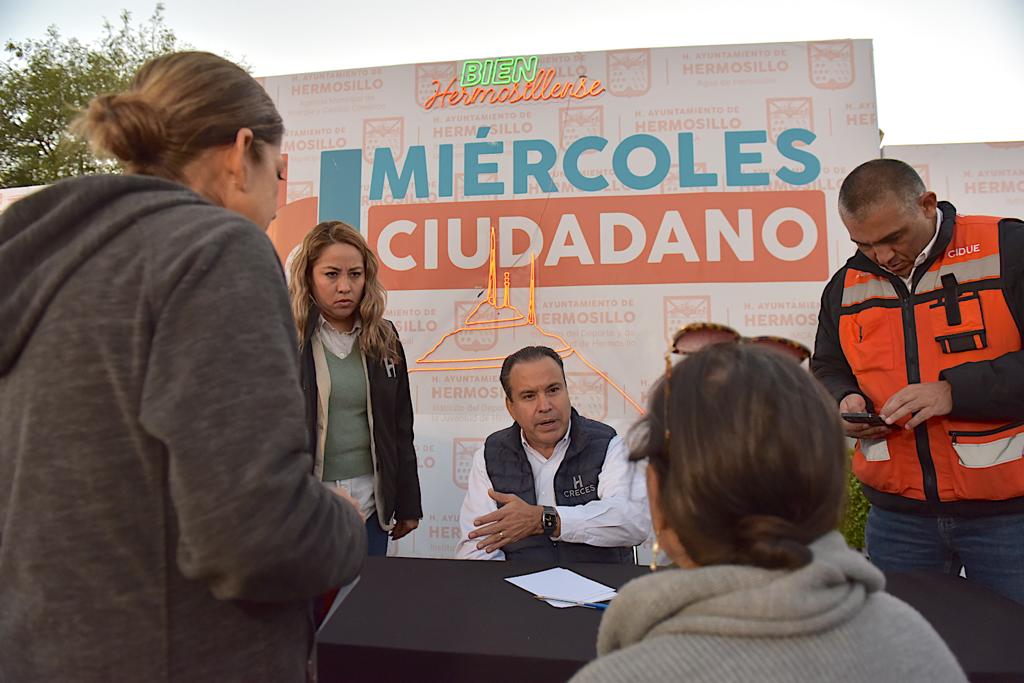 Al Palo Verde llevó Toño Astiazarán servicios municipales