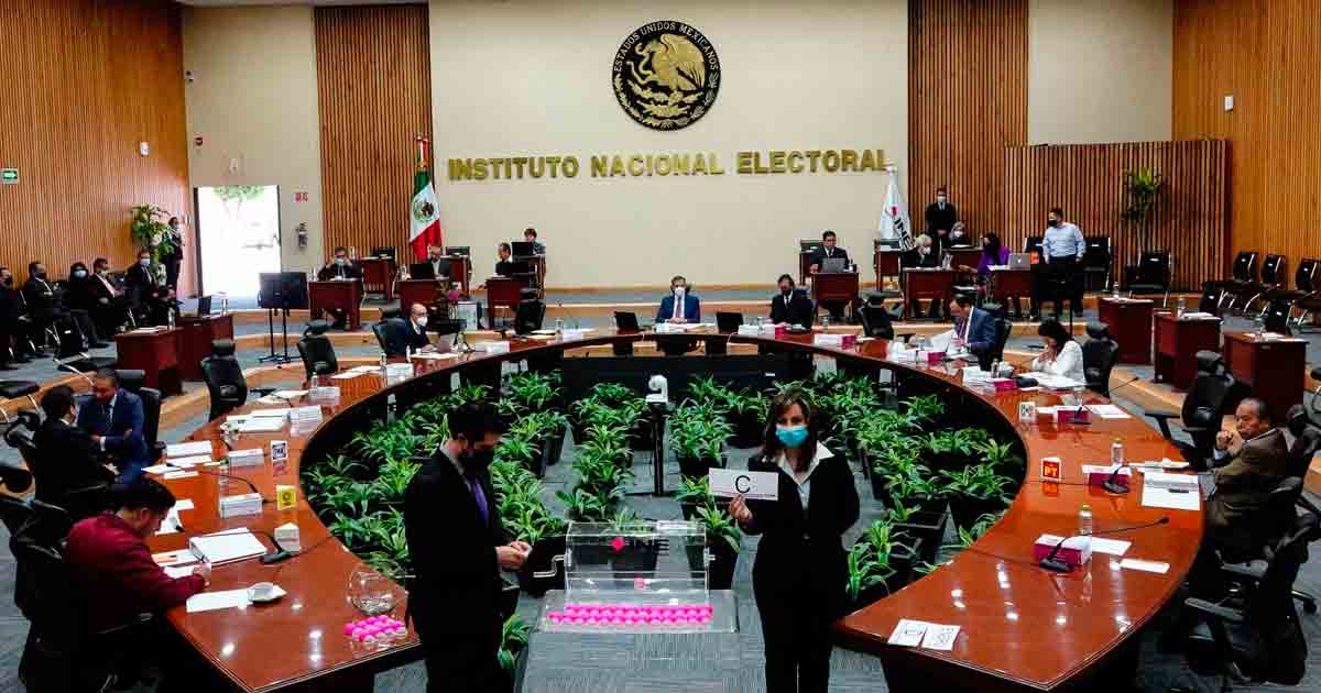 Perfiles cercanos a Morena destacan entre finalistas al INE