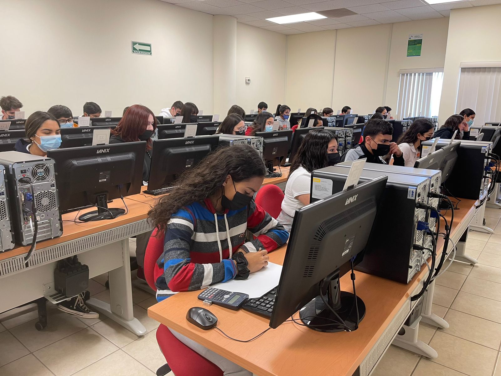 Compiten estudiantes de Cobach Sonora por premio a la excelencia en Concurso Estatal Académico.