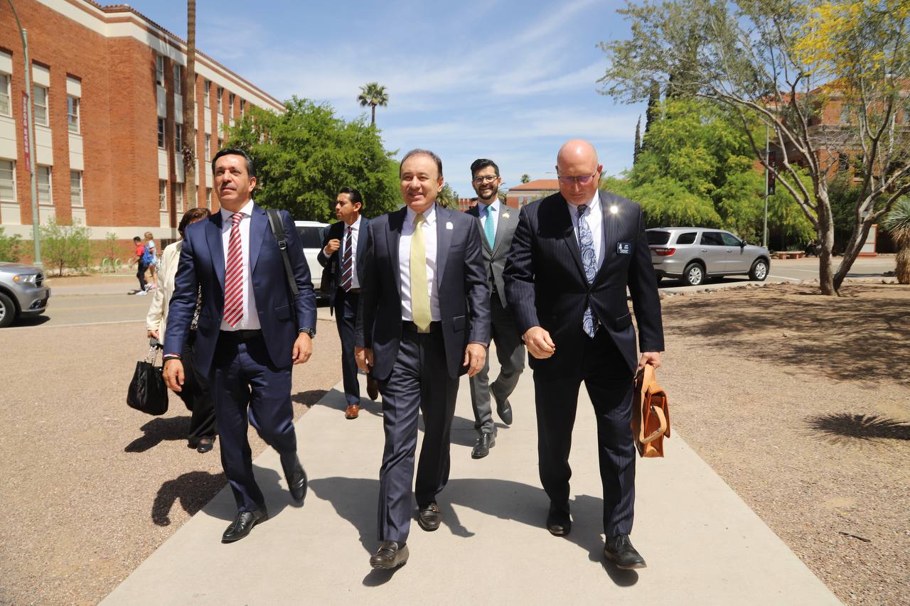 Promueve gobernador Alfonso Durazo Plan Sonora en Arizona; se reúne con la gobernadora Katie Hobbs
