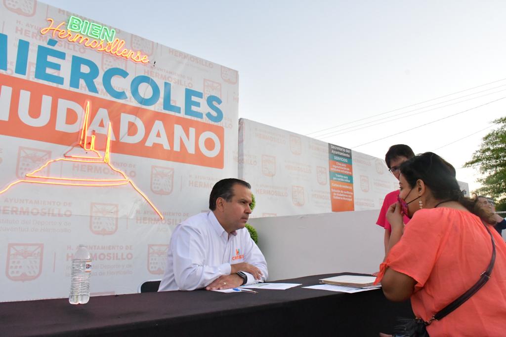 Coordina Toño Astiazarán servicios a habitantes de la Carmen Serdán con el Miércoles Ciudadano