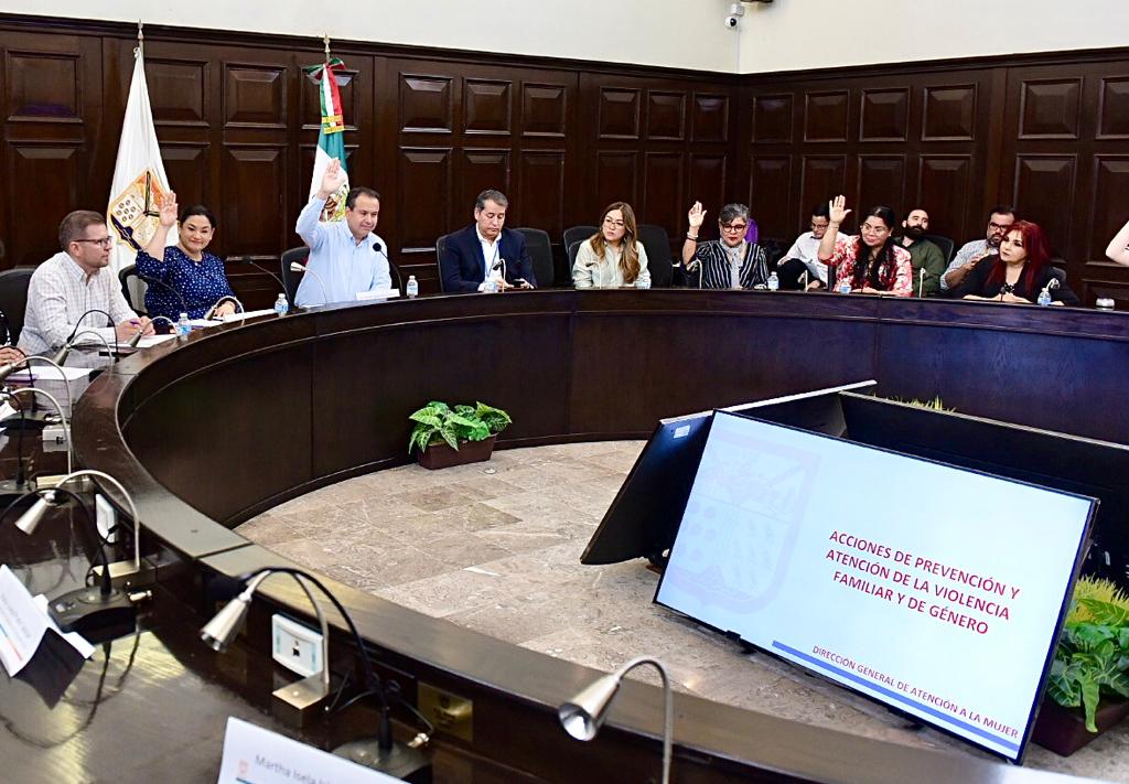 Avala Toño Astiazarán acciones a favor de la mujeres por instancias municipales