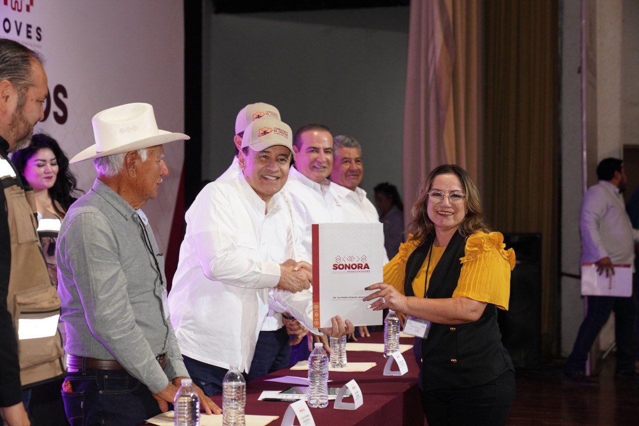 Brinda certeza jurídica Gobierno de Sonora a cientos de familias del sur de la entidad Brinda certeza jurídica Gobierno de Sonora a cientos de familias del sur de la entidad