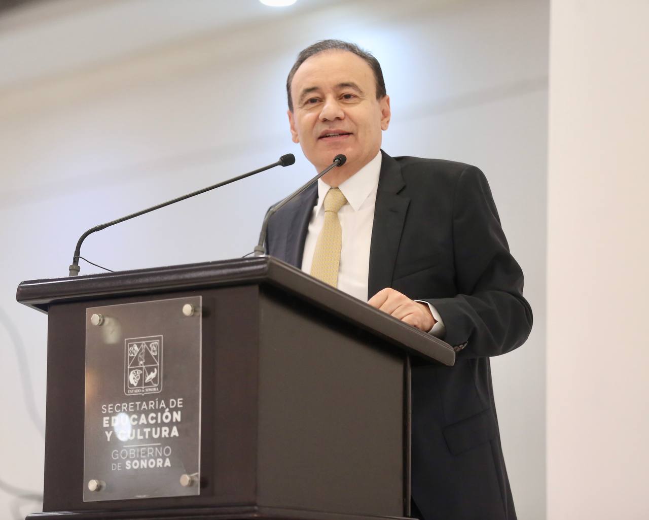 Educar es dar a las y los niños sonorenses las herramientas para vivir sus sueños: gobernador Alfonso Durazo