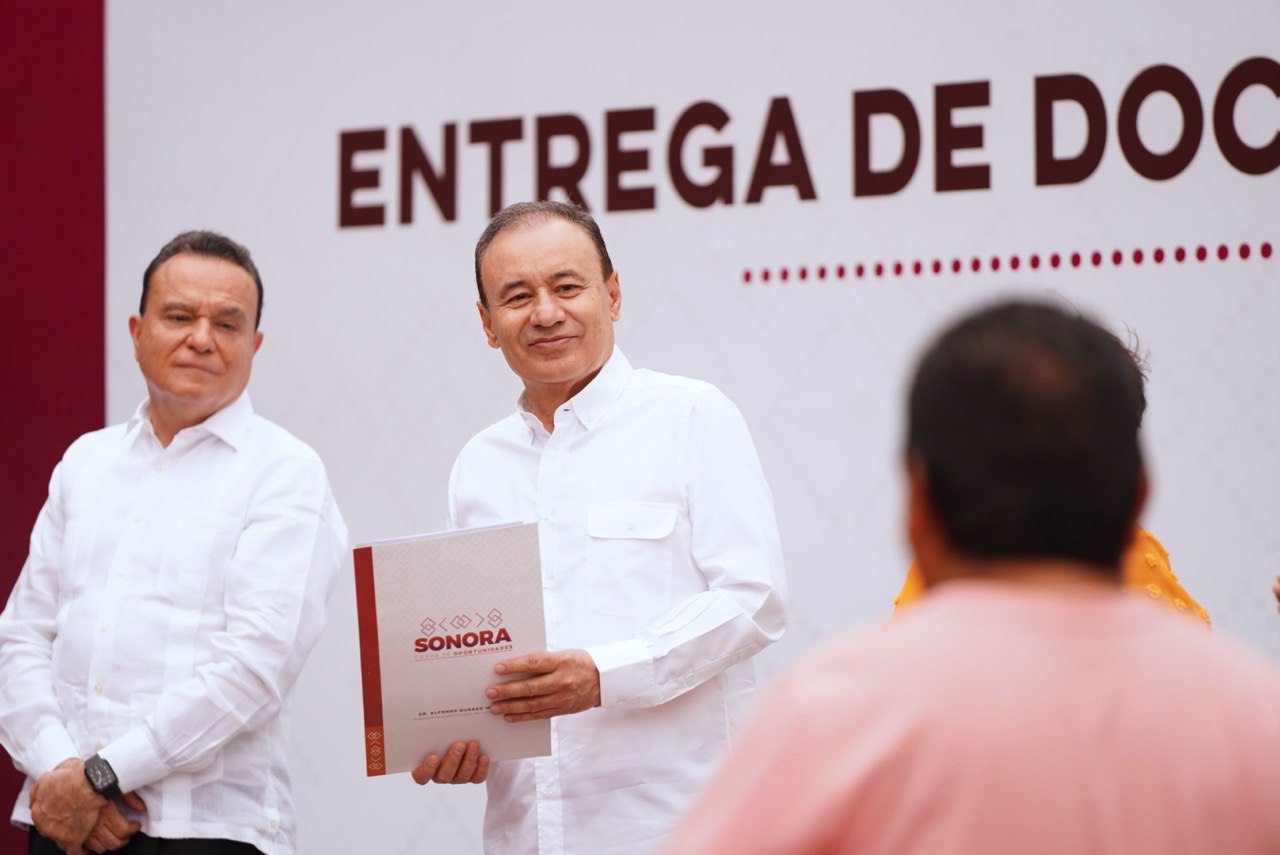 Ofrece certeza jurídica Gobierno de Sonora con entrega de escrituras, testamentos y cancelaciones de hipoteca