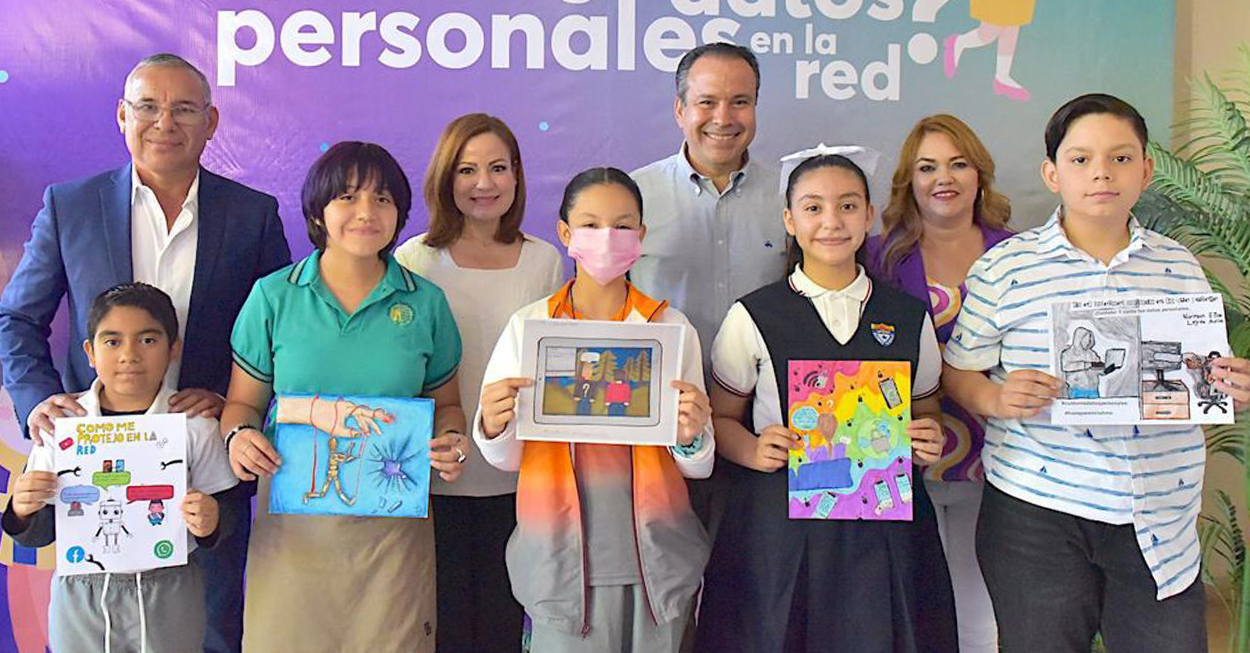 Premia Toño Astiazarán a ganadoras y ganadores de concurso de dibujo