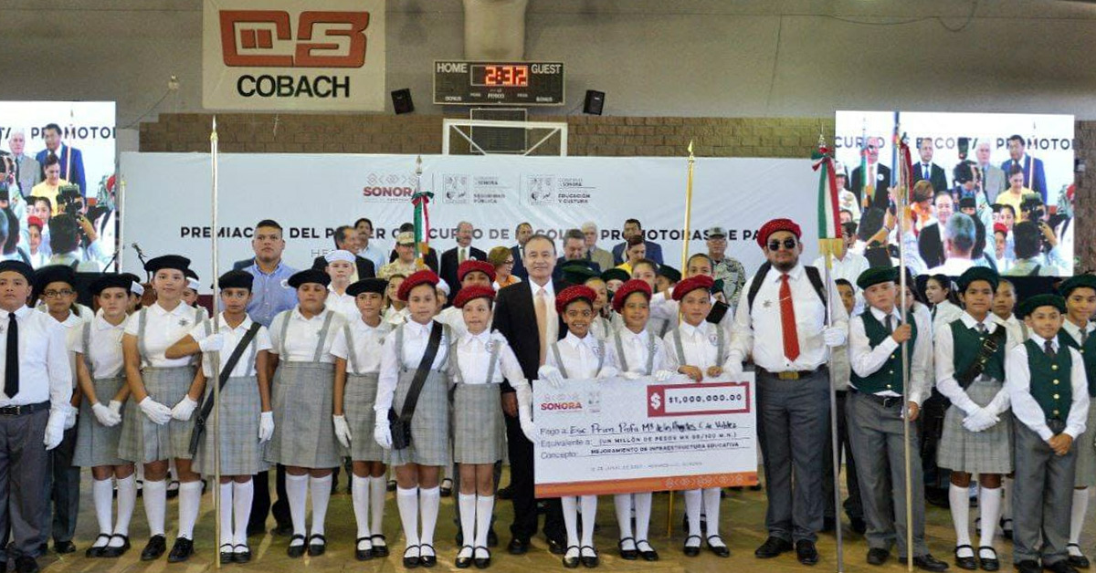 Premia gobernador Alfonso Durazo con un millón de pesos a ganadores del Primer Concurso de Escoltas 2023
