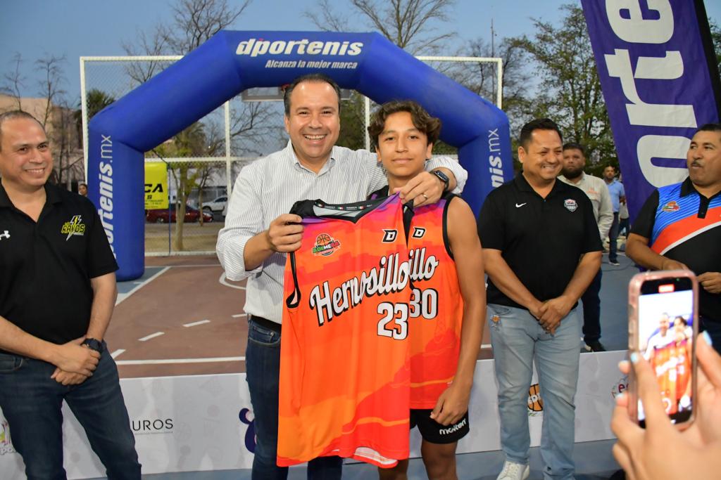 Premia Toño Astiazarán a deportistas de la Liga Municipal de Basquetbol de Desarrollo Infantil y Juvenil de Hermosillo