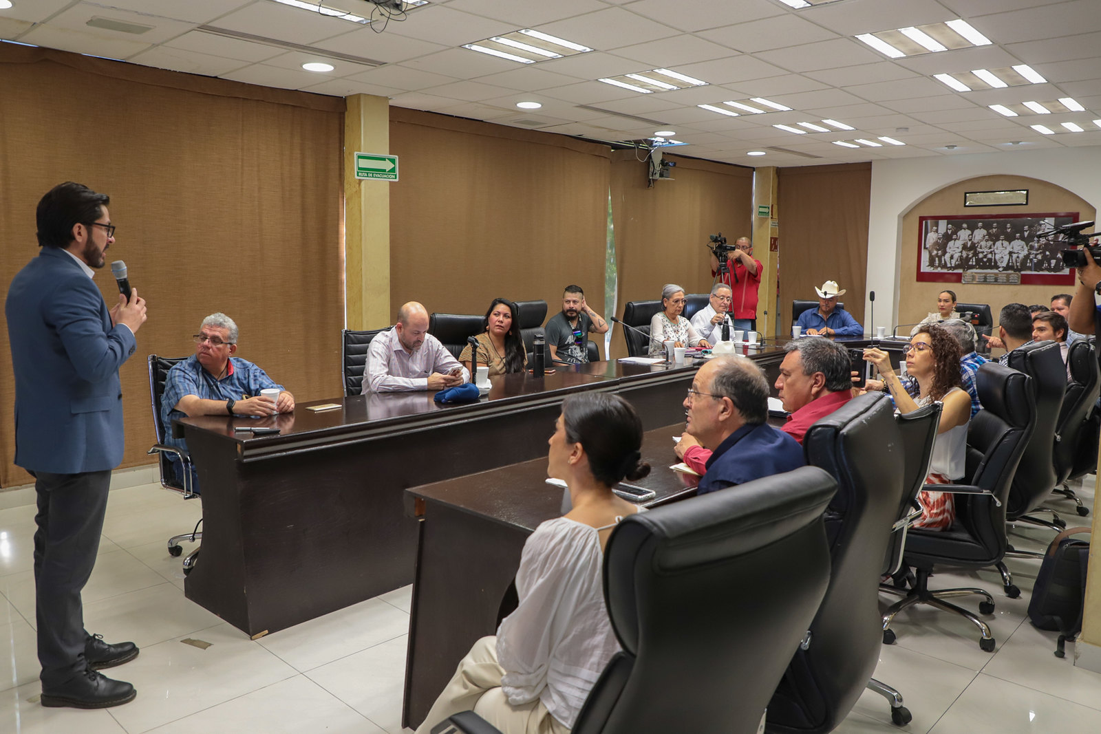 Recibe Congreso propuesta para realizar Parlamento Abierto a Ley de Movilidad