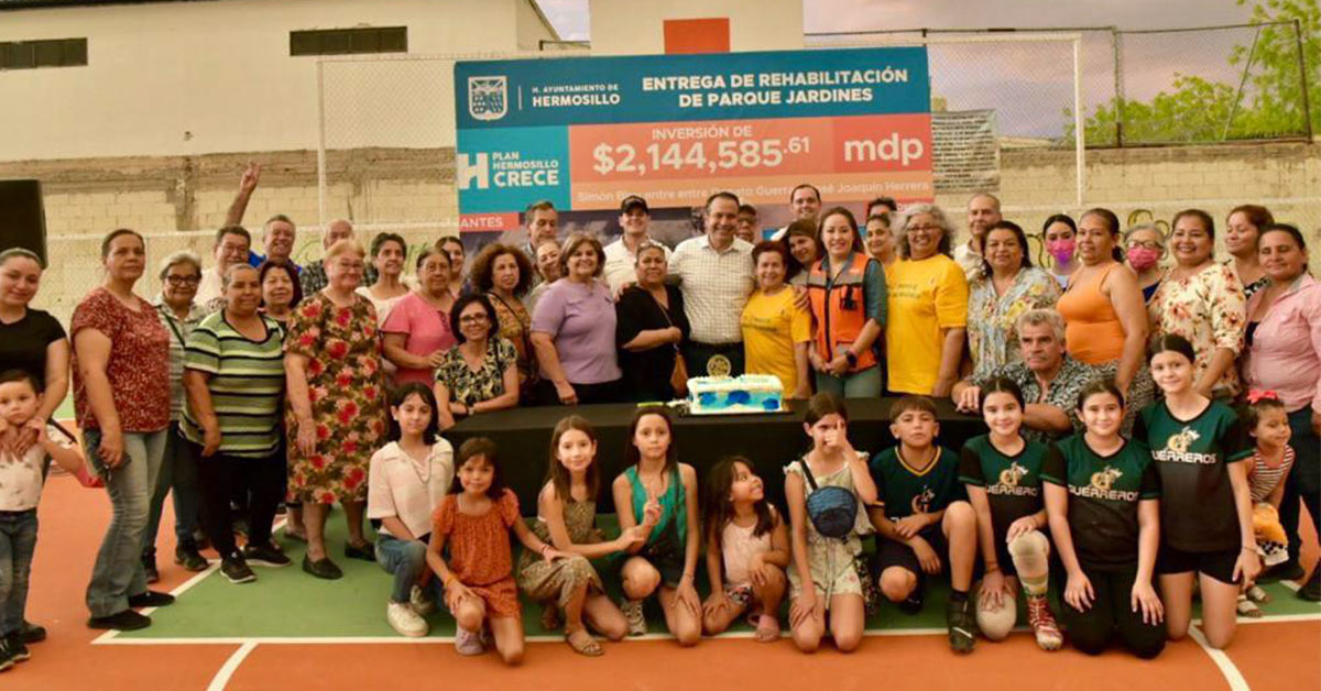 Entrega Toño Astiazarán rehabilitación en Parque Jardines