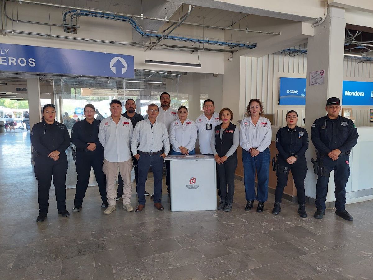 Instala Secretaría de Seguridad módulos de atención en centrales de autobuses durante vacaciones de verano