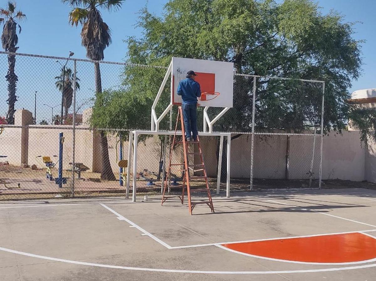 Aplica IDH mantenimiento constante a unidades deportivas de Hermosillo