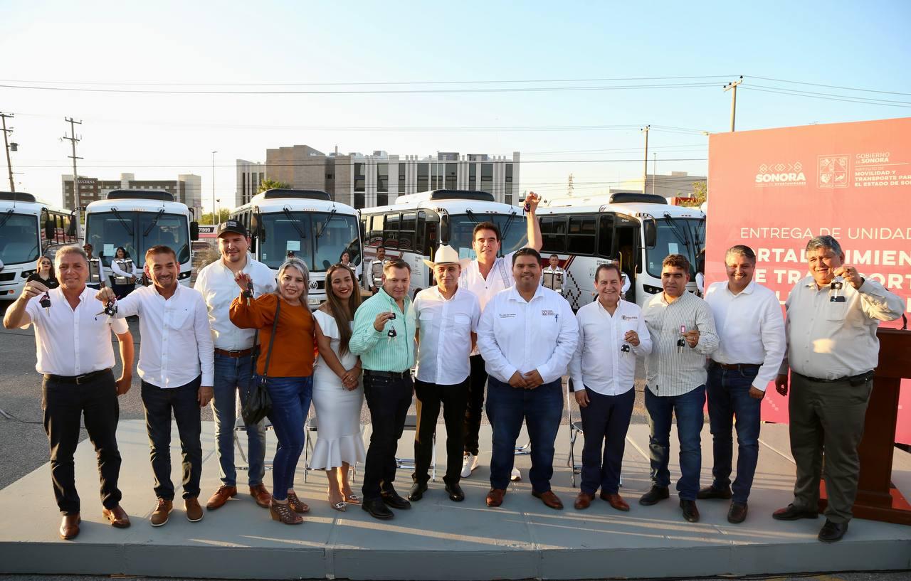Fortalece gobernador Alfonso Durazo servicio de transporte con entrega de 163 unidades para 13 municipios Fortalece gobernador Alfonso Durazo servicio de transporte con entrega de 163 unidades para 13 municipios