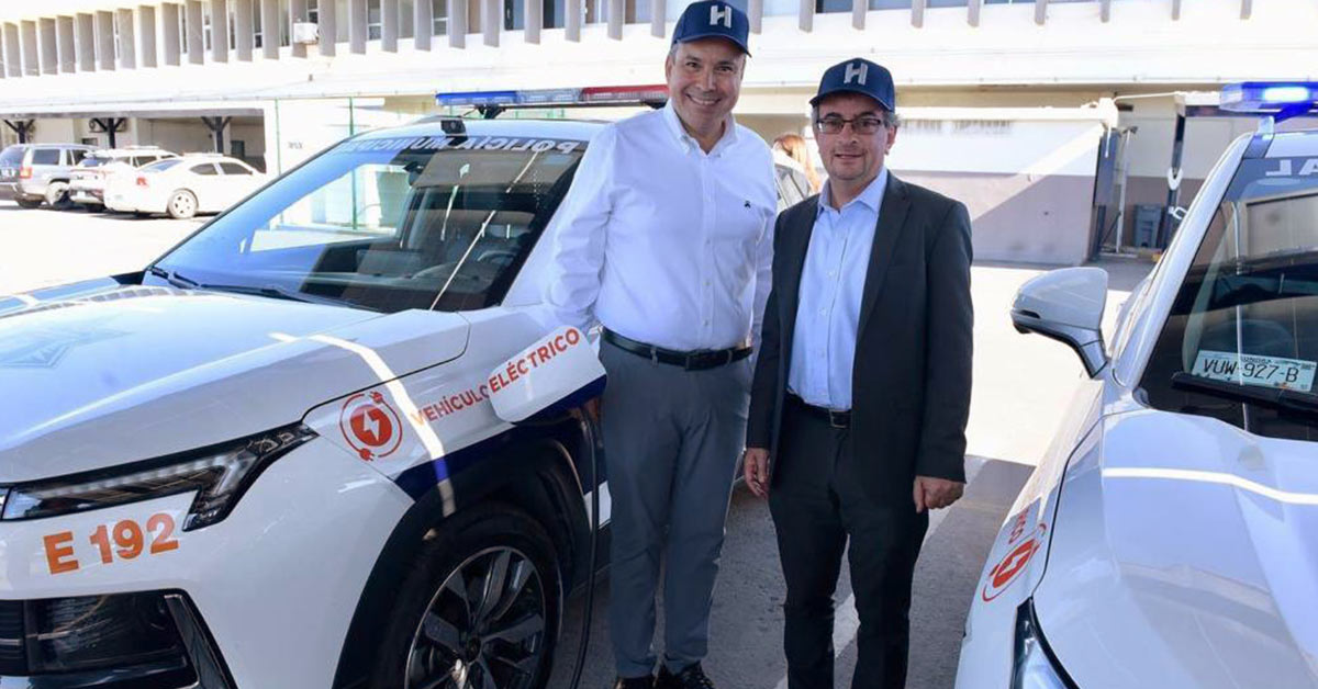 Colaboran Hermosillo y Embajada Británica en evaluar sistema de carga de patrullas eléctricas