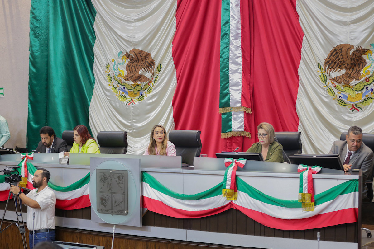 Grupos parlamentarios en el Congreso presentan iniciativas contra la corrupción y a favor de las familias