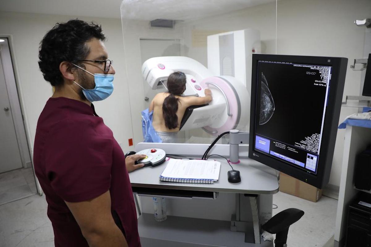 IMSS intensifica acciones preventivas para detectar y tratar oportunamente el cáncer de mama IMSS intensifica acciones preventivas para detectar y tratar oportunamente el cáncer de mama