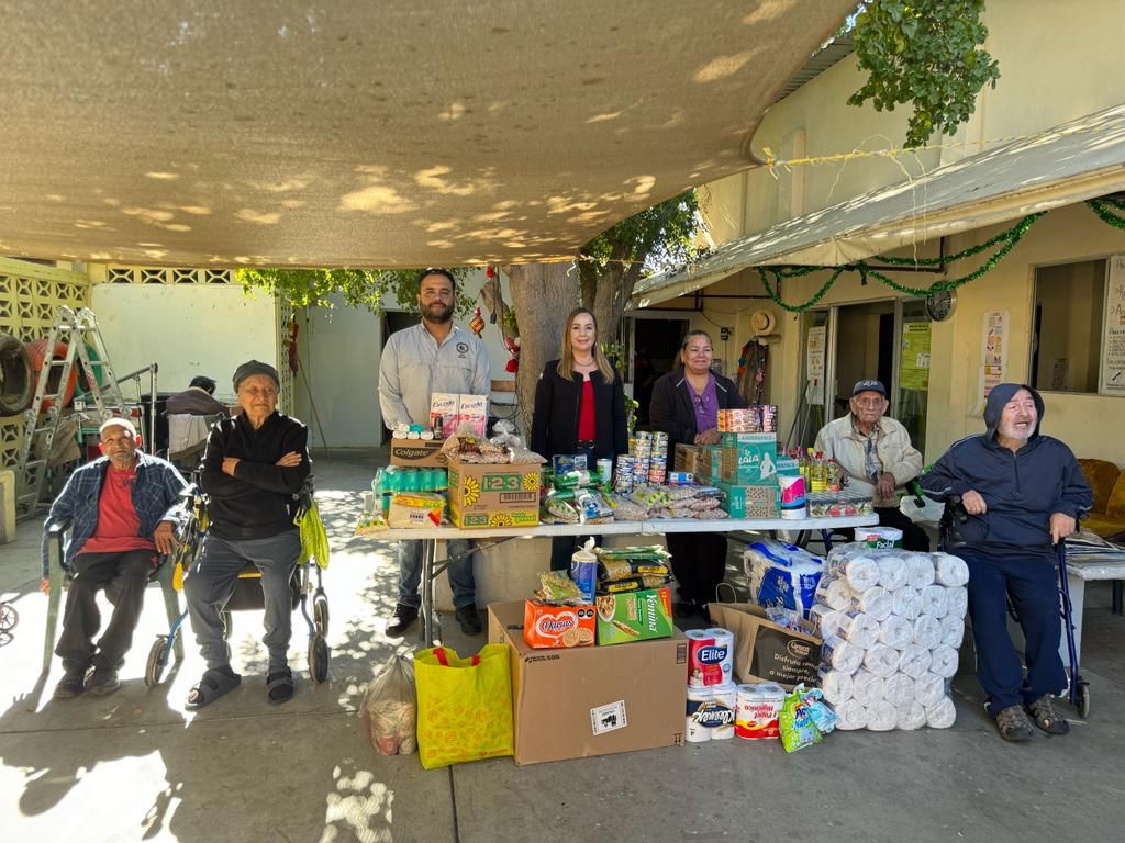 Entrega sector minero despensas a niñas y adultos mayores