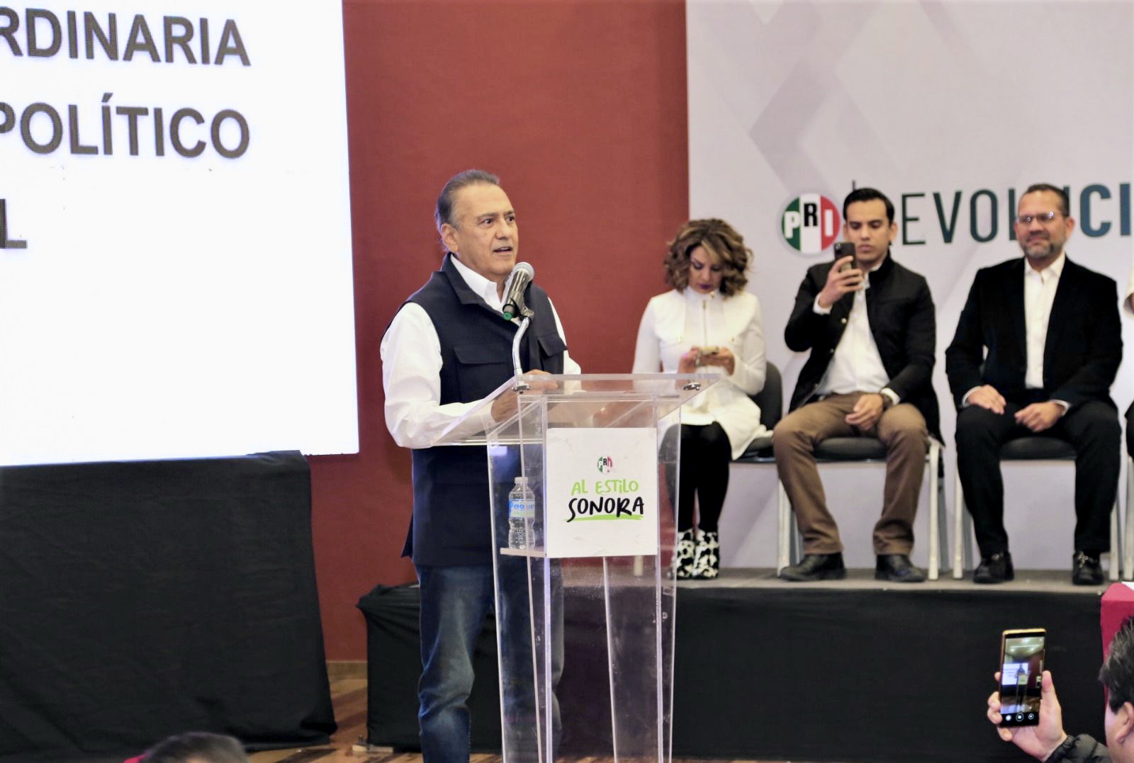 La coalición entre PRI, PAN y PRD en defensa de las instituciones: Manlio Fabio Beltrones