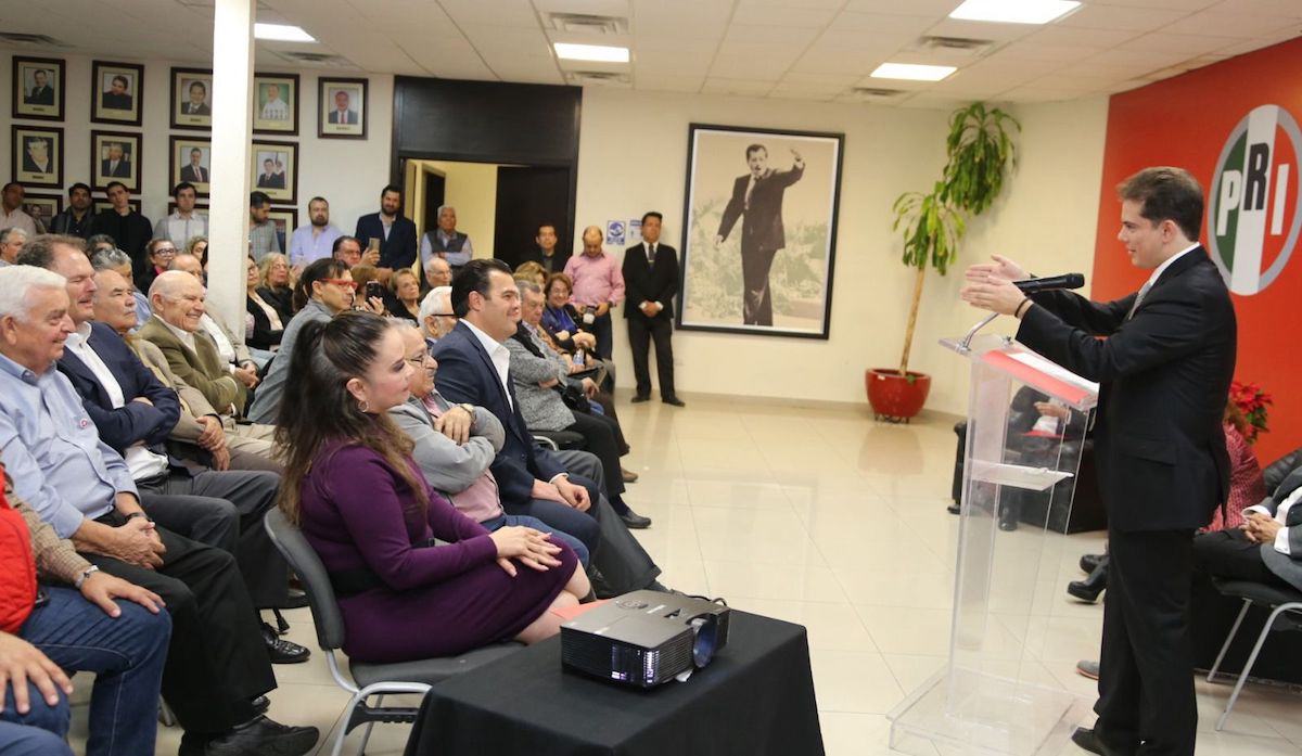 Honra PRI Sonora memoria de Carlos Armando Biebrich