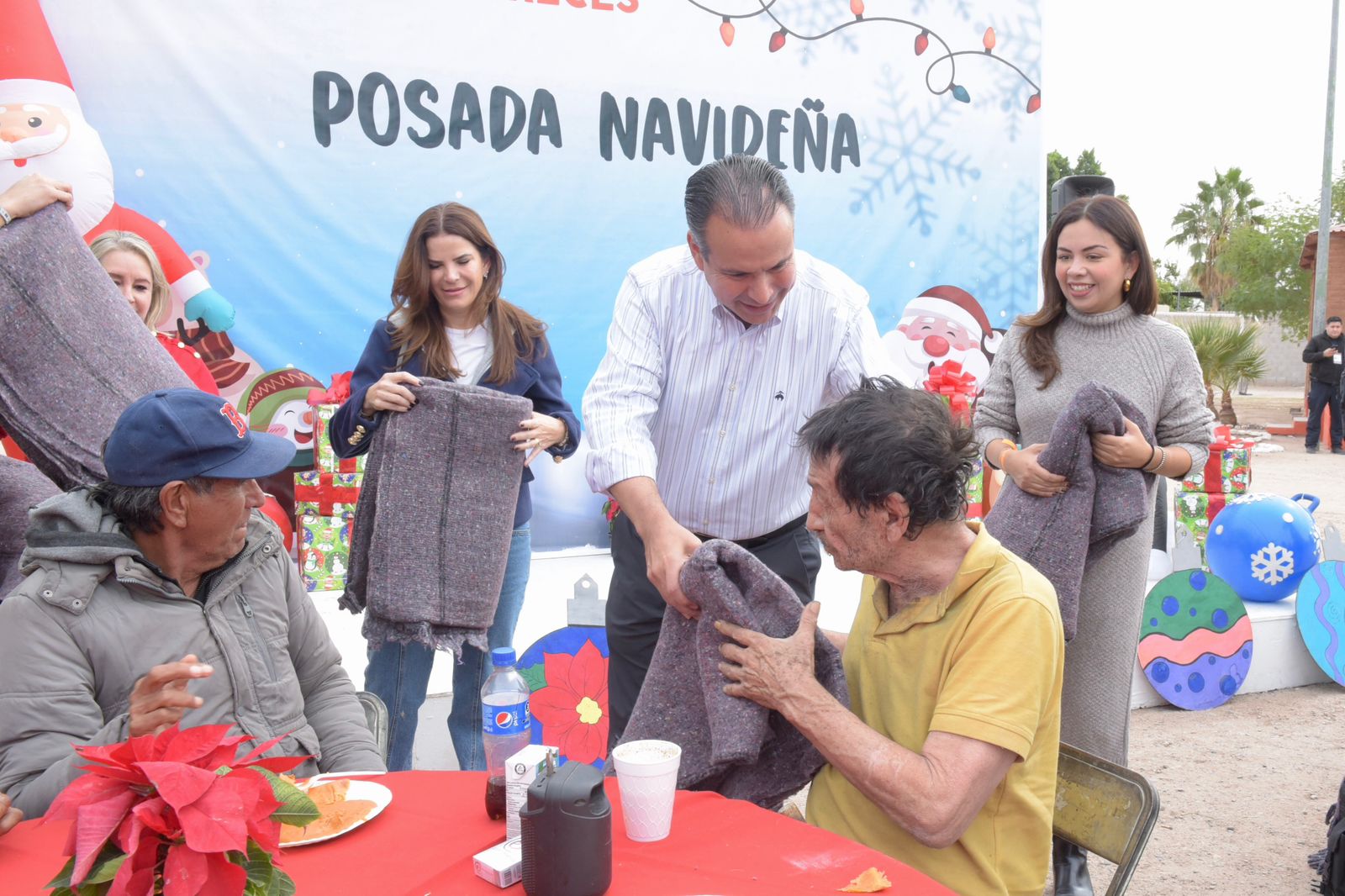 Llevan Toño Astiazarán y su esposa Patricia Ruibal alegre posada a Casa Galilea