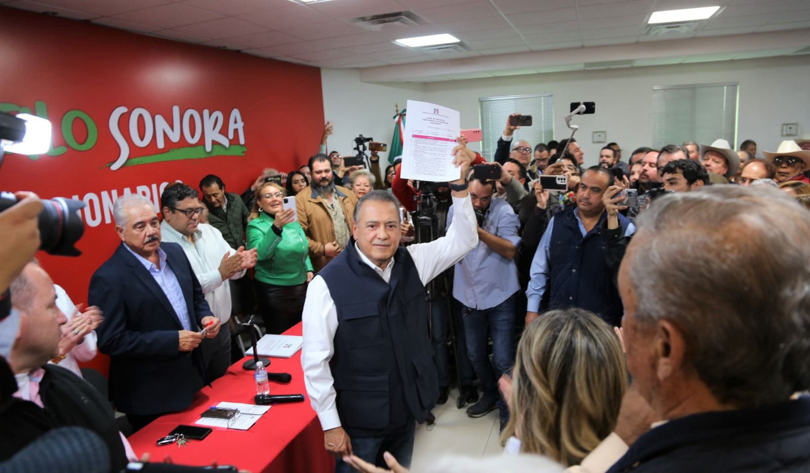 Se registran aspirantes priistas a Senado y Diputación Federal