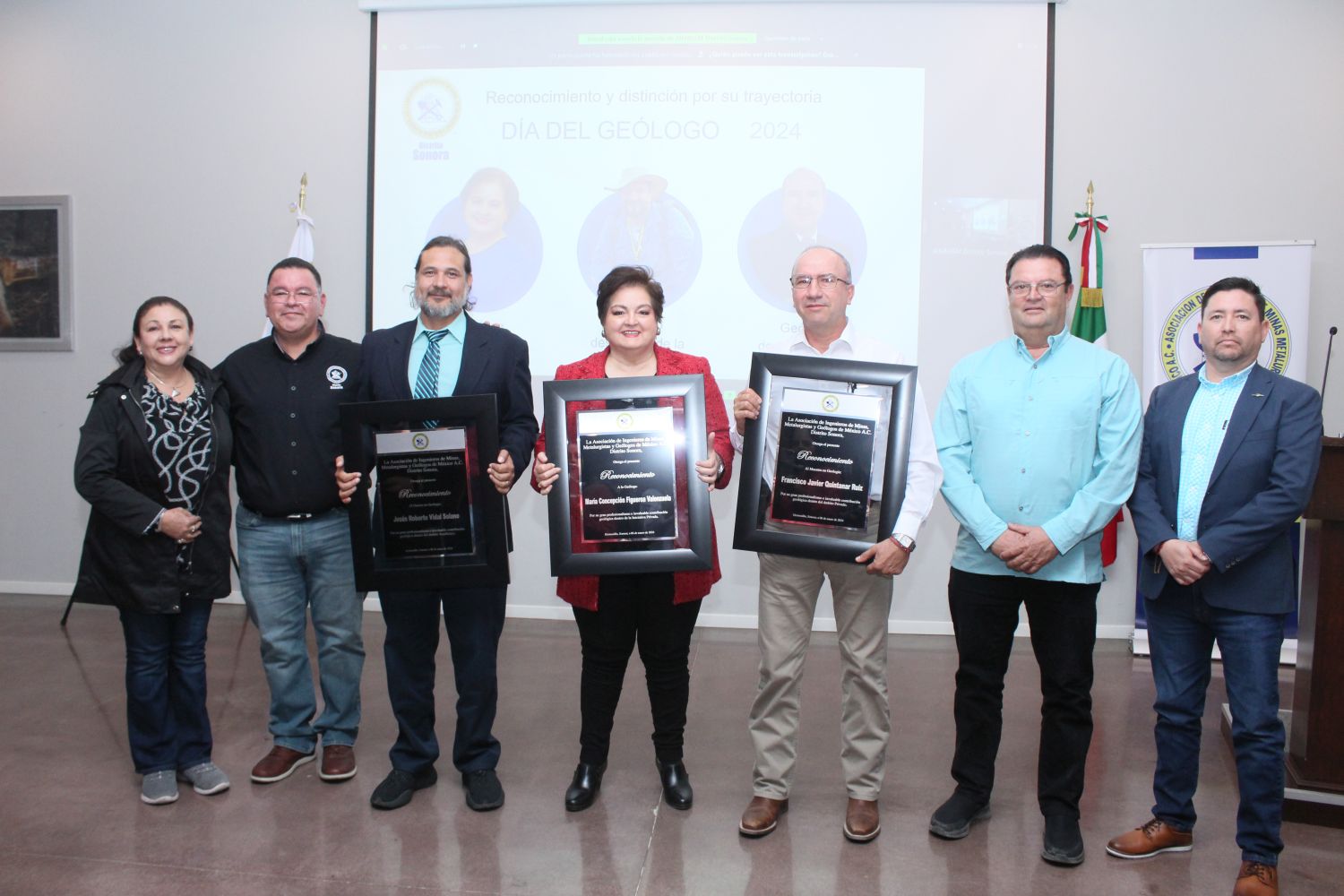 Reconoce sector minero trayectoria y dedicación de profesionistas geólogos