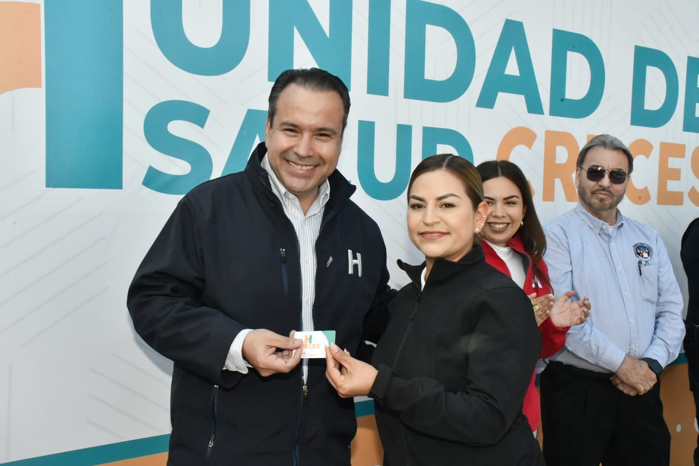 Inaugura Toño Astiazarán clínica para policías y bomberos y sus hijos en Miguel Alemán