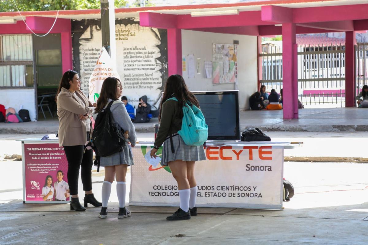 Acerca SEC Sonora oferta educativa de preparatoria a alumnado que egresará de secundaria