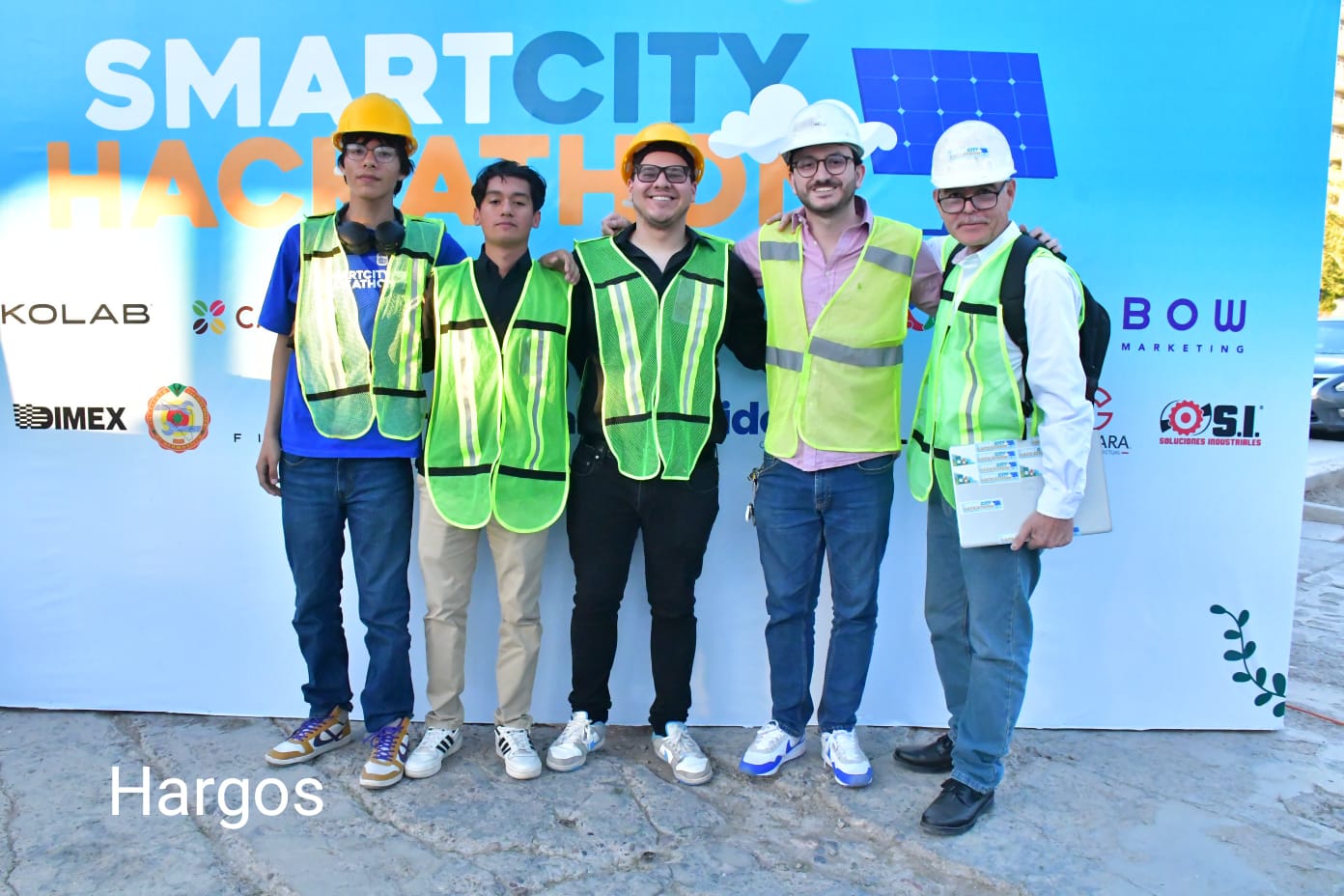 Jóvenes exponen proyectos a favor del medio ambiente en el Smart City Hackathon 2024