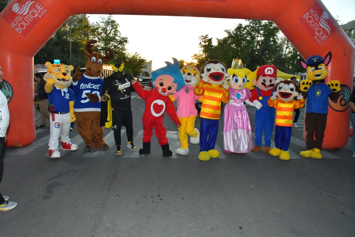 Celebran hermosillenses y visitantes el V aniversario de la Viactiva