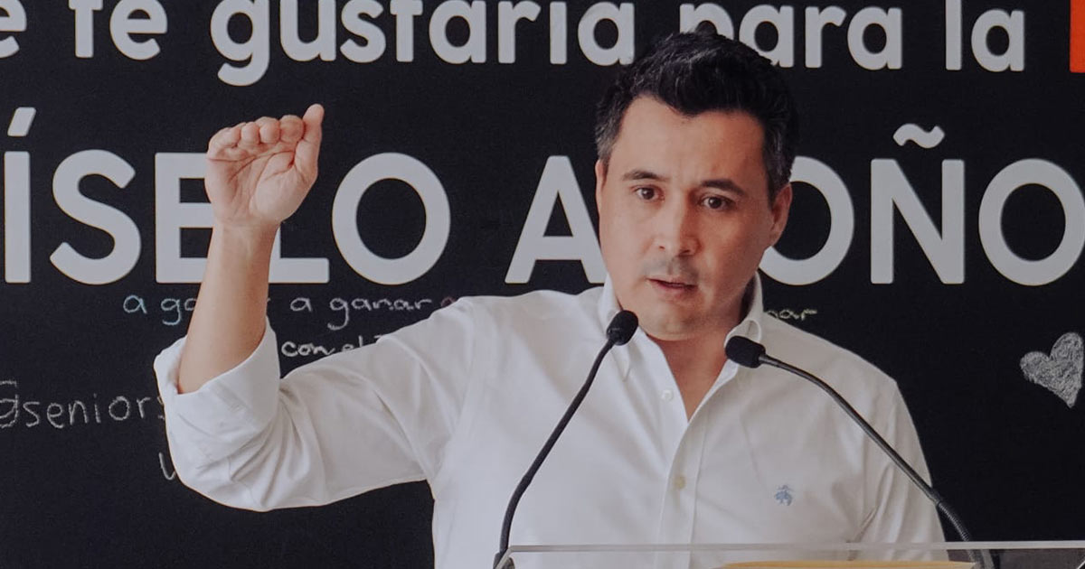 Debe Dolores del Río responder acusaciones de corrupción: Eduardo Urbina