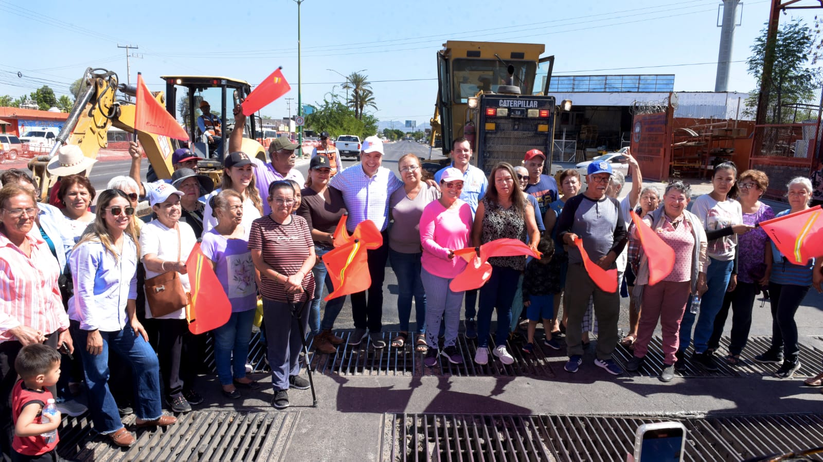 Inicia Toño Astiazarán pavimentación con concreto en tramo del bulevar Solidaridad