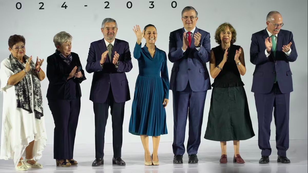 Claudia Sheinbaum presenta a seis secretarios de su gabinete