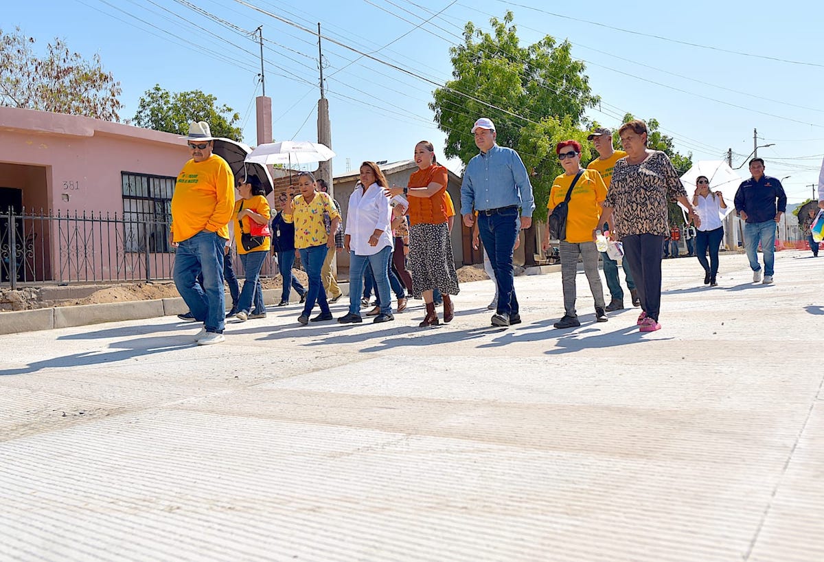 Celebra Toño Astiazarán con vecinos la pavimentación de la avenida Mátape Celebra Toño Astiazarán con vecinos la pavimentación de la avenida Mátape
