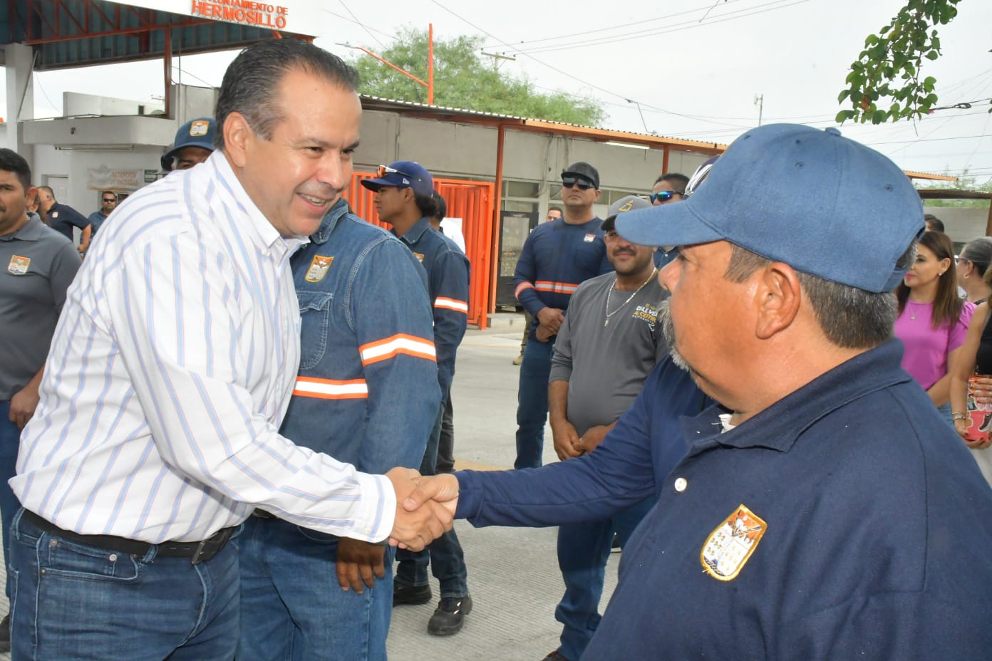Reconoce Toño Astiazarán a empleadas y empleados municipales