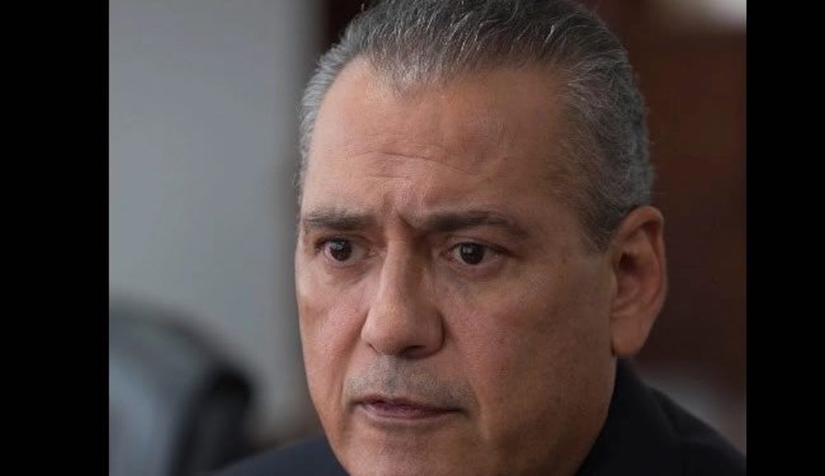Beltrones: soy leal al PRI, no a las locuras de sus dirigentes Beltrones: soy leal al PRI, no a las locuras de sus dirigentes