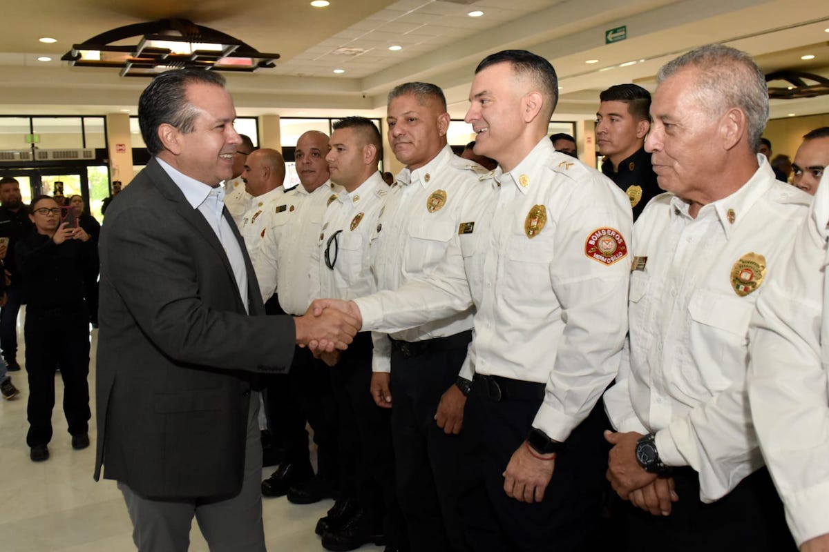 Son Bomberos de Hermosillo un ejemplo, afirma Antonio Astiazarán Son Bomberos de Hermosillo un ejemplo, afirma Antonio Astiazarán