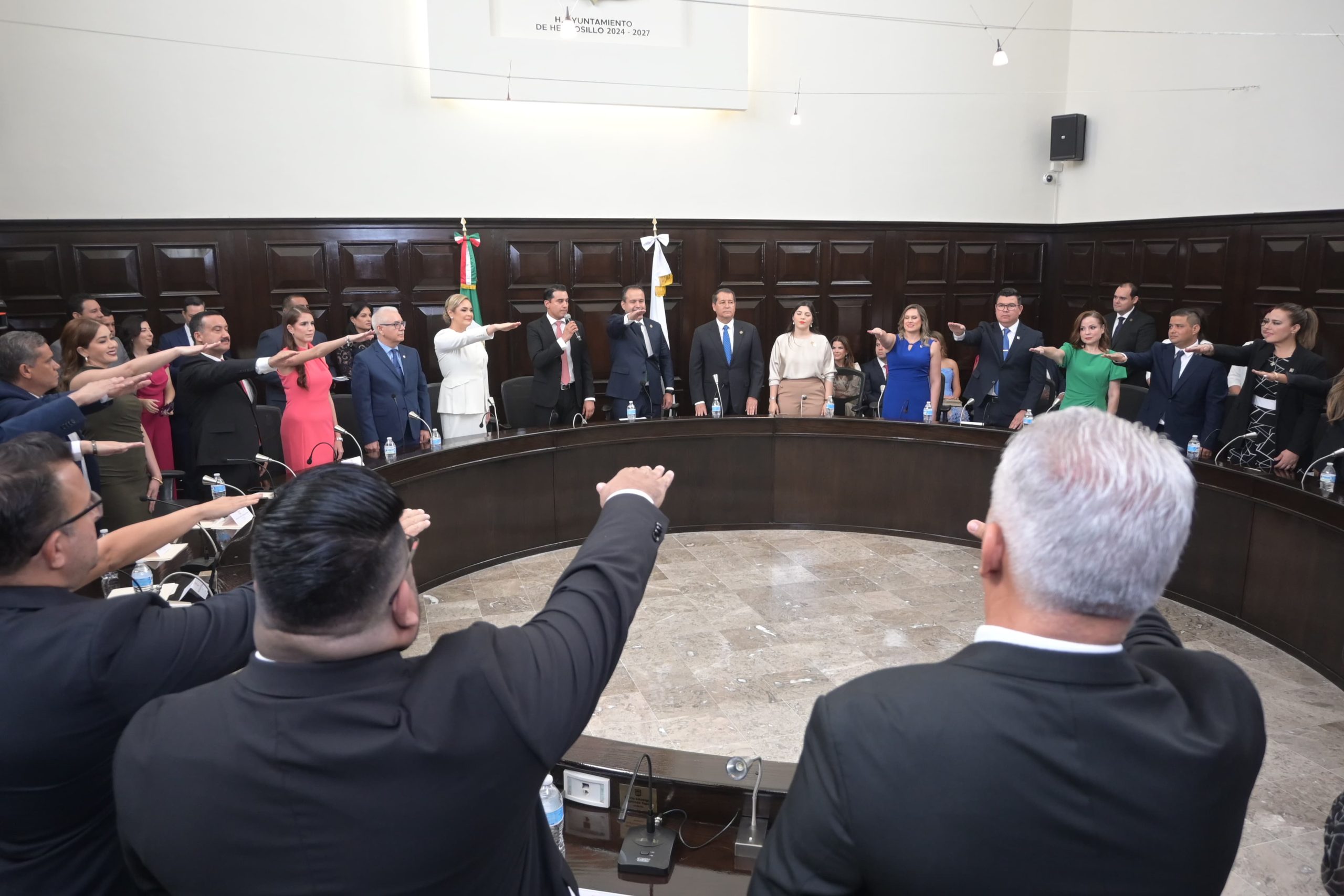 Toño Astiazarán Gutiérrez rindió protesta formal como Presidente Municipal para el periodo 2024-2027