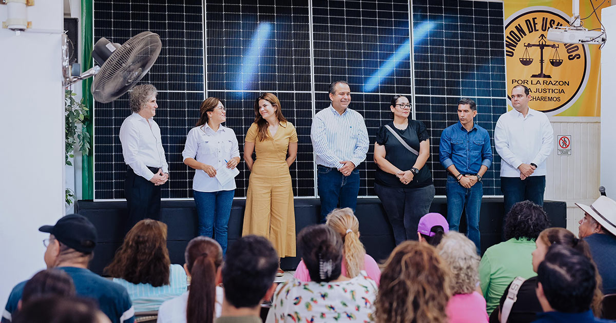 Anuncia Toño Astiazarán que sumarán mil familias a «Hogar Solar» Anuncia Toño Astiazarán que sumarán mil familias a «Hogar Solar»