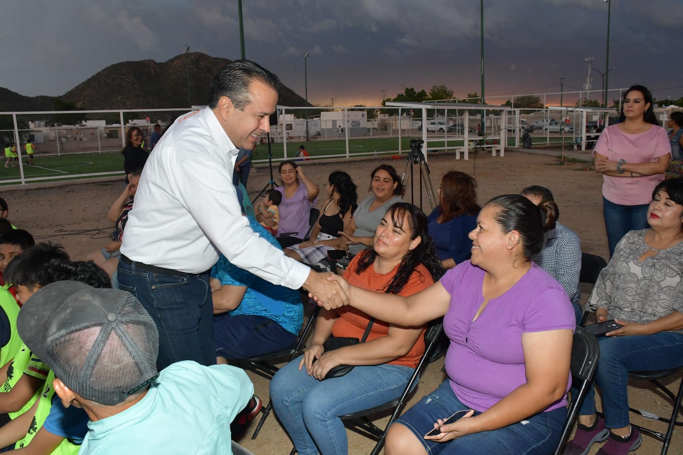 Entrega Toño Astiazarán rehabilitación de bulevar Santa Inés en Villa Verde