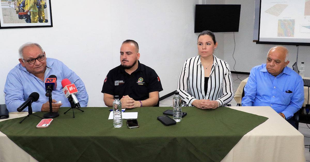 Grietas en el Ejido Cruz Gálvez, fracturamiento en la parte superior de la superficie