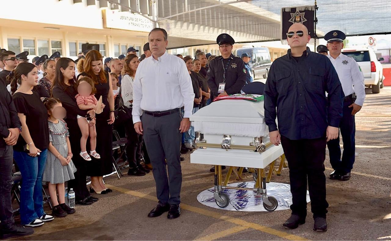 Participa Antonio Astiazarán en homenaje póstumo al agente Jesús Edgardo Valenzuela Soqui