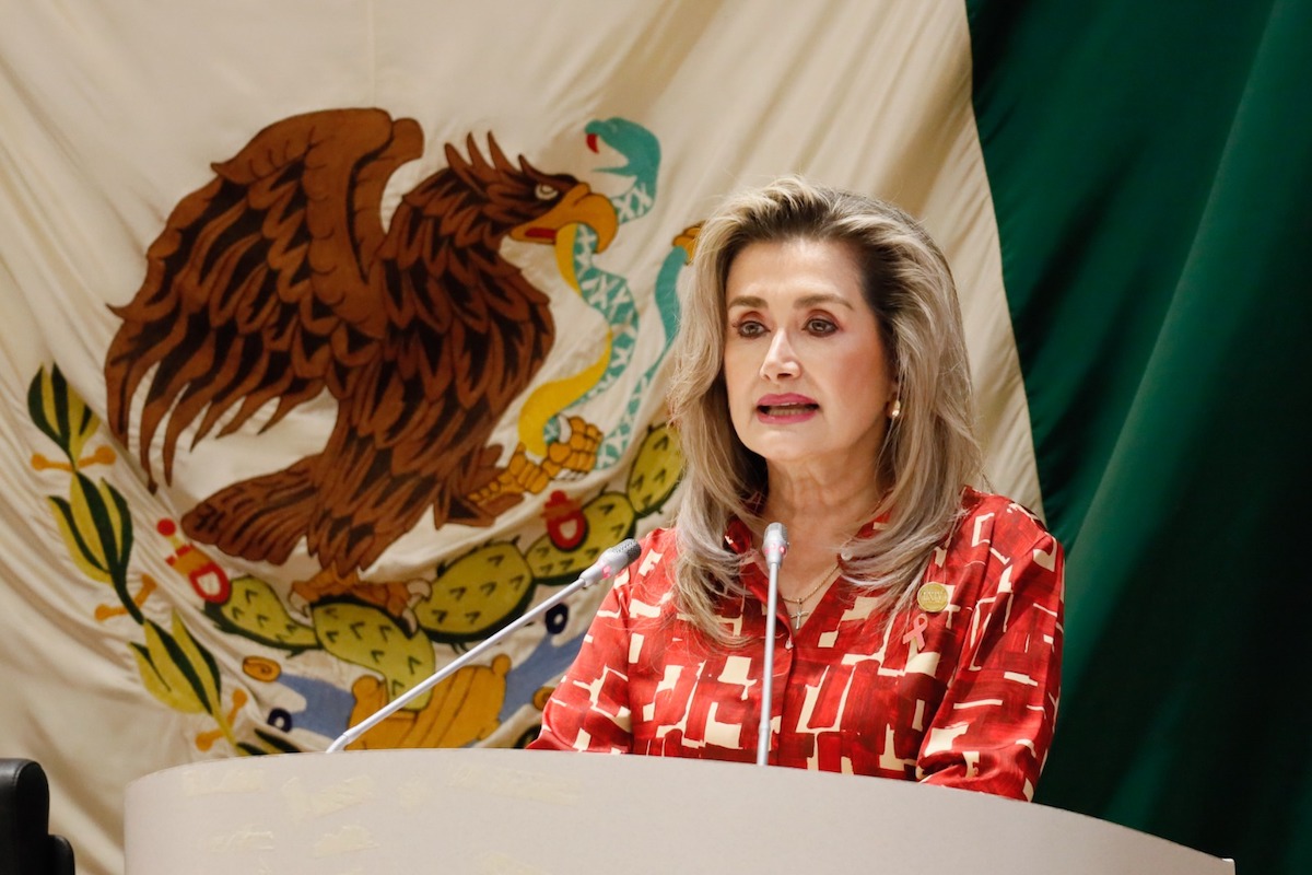 Busca diputada Ely Sallard atención psicológica a familia de cáncer